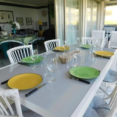 Superb T4 'port Aubernon' With Sea View Air Conditioningparking And Pool Apartment Antibes